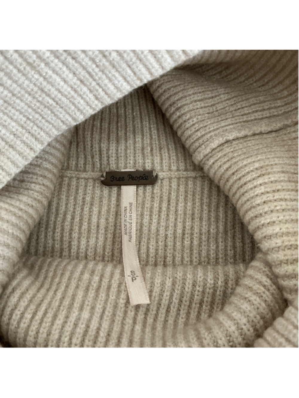 Women's Free People Beige Oversized Ribbed Turtleneck Sweater - Small - Picture 2 of 4